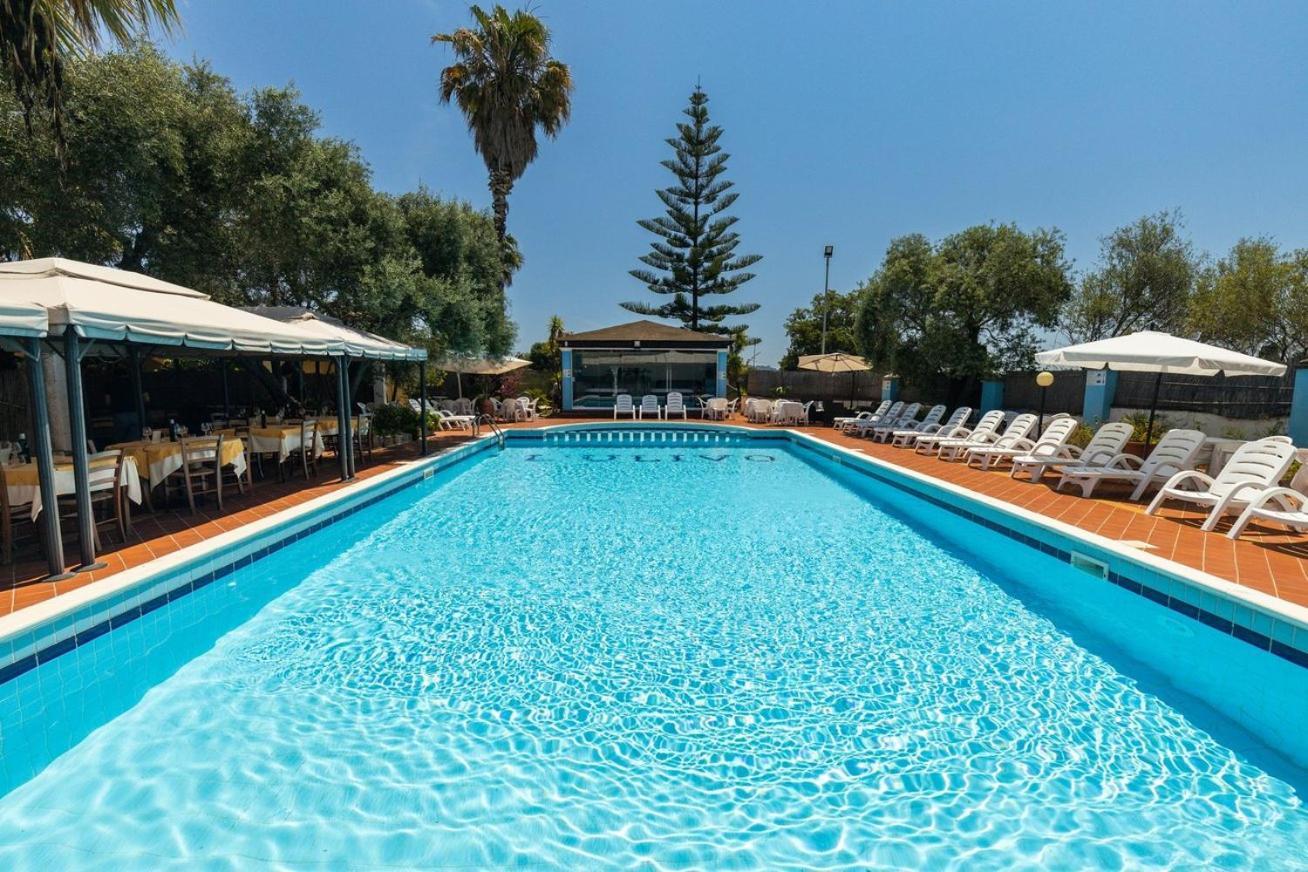 Hotel L'Ulivo Girasole Kültér fotó