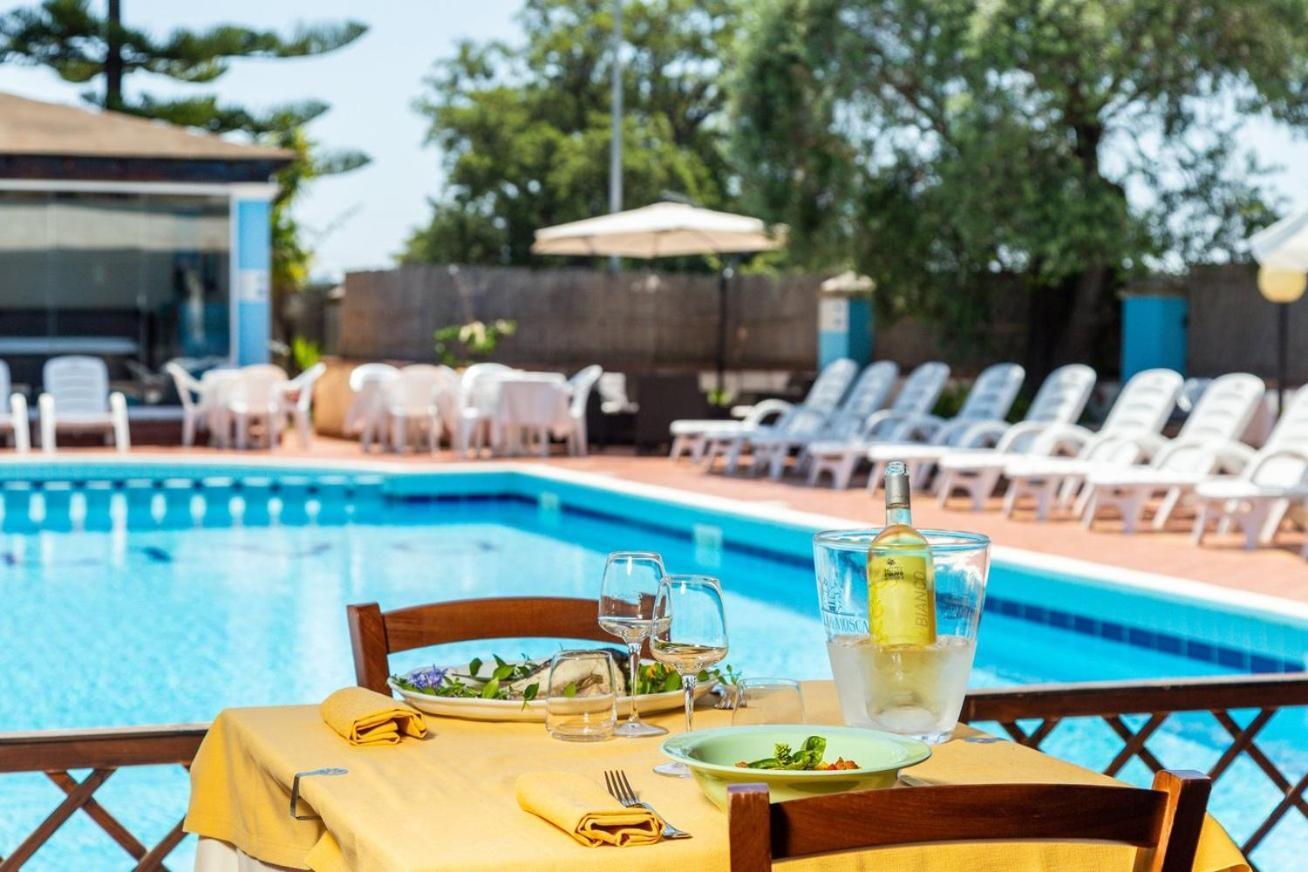 Hotel L'Ulivo Girasole Kültér fotó