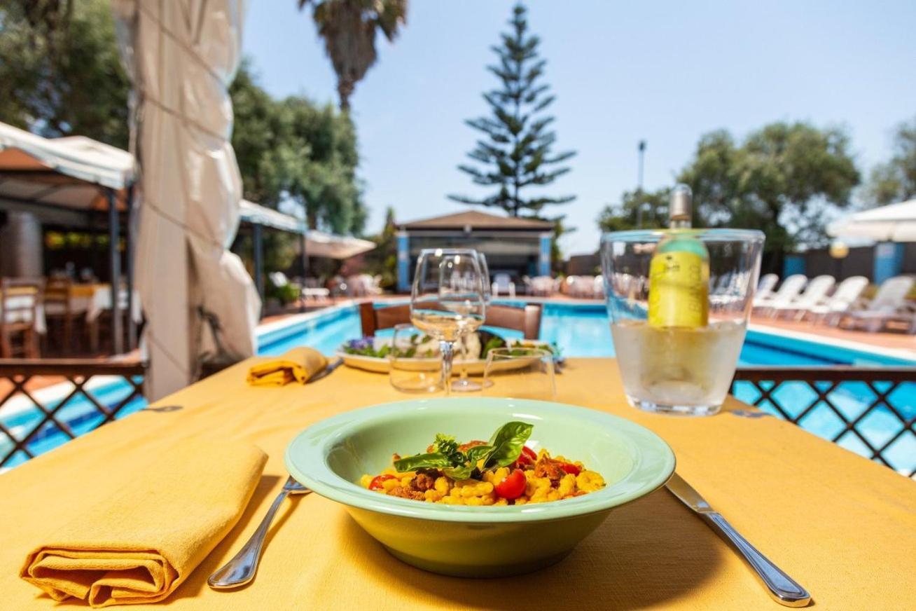 Hotel L'Ulivo Girasole Kültér fotó